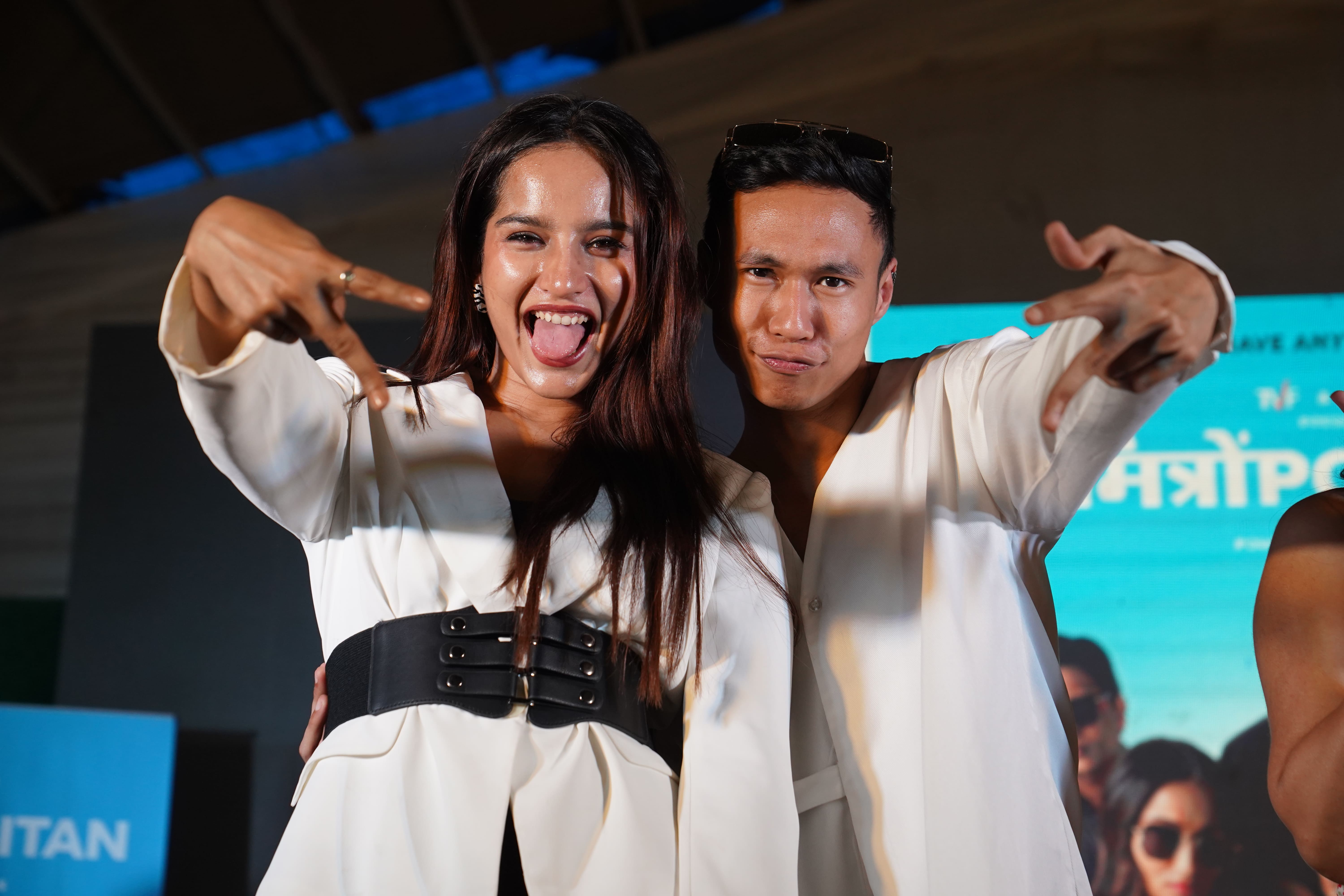 मित्रोंPOLITAN