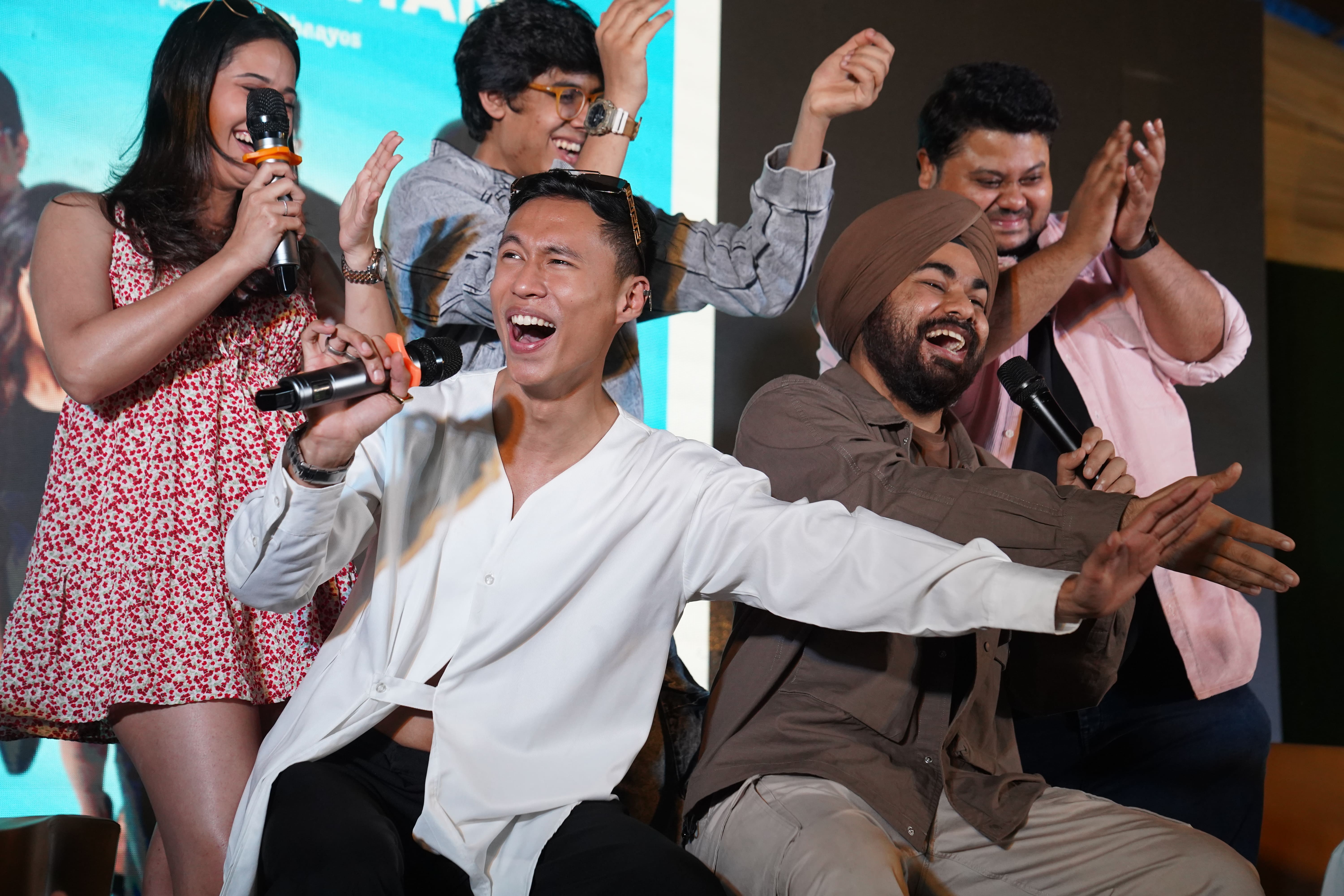 मित्रोंPOLITAN